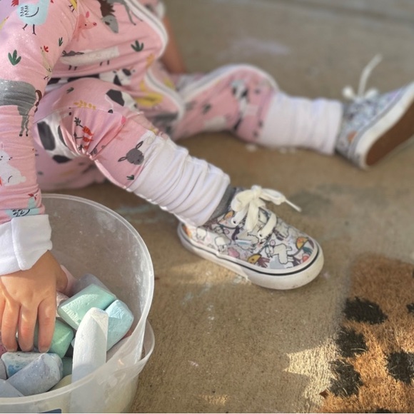 Baby vans with brand new shoe strings - Picture 9 of 9